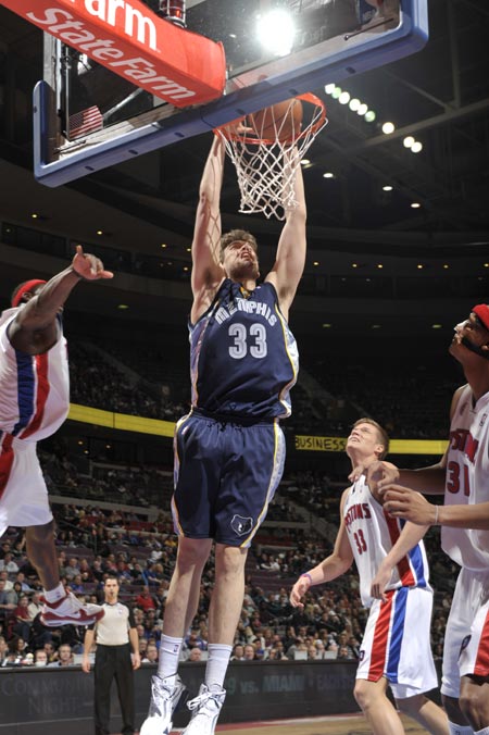 也能在防守 也能在防守