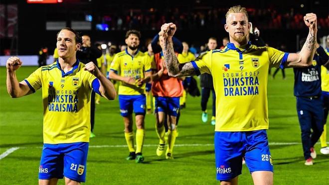 抵挡对手的 抵挡对手的