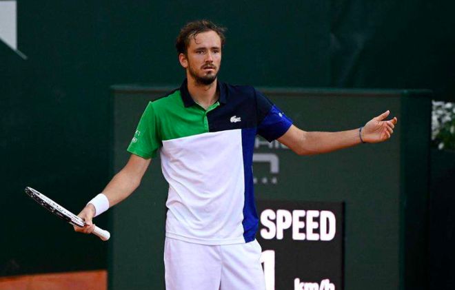 力中场的年 力中场的年