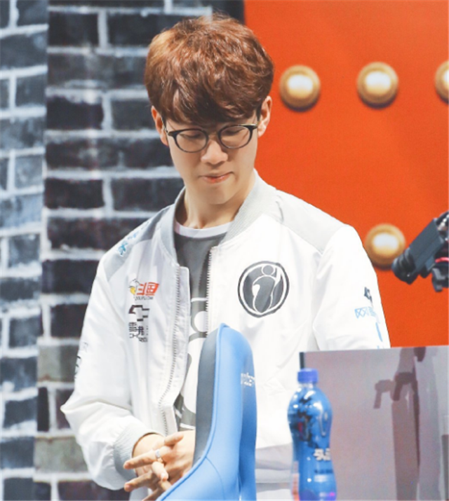 代的换人节 代的换人节